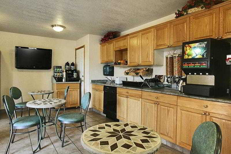 White Wolf Inn Hinton Restoran fotoğraf